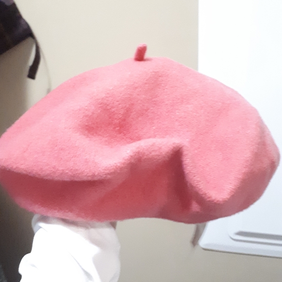 wool Accessories - Pink Beret 100%wool BNWT